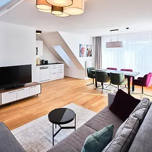 Myfavorit - Spacious Next To Puplic Transport U1 Direct Connection To Citycenter شقة فيينا